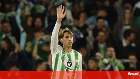 Juan Miranda Fora Dos Planos Do Sporting Sporting Jornal Record