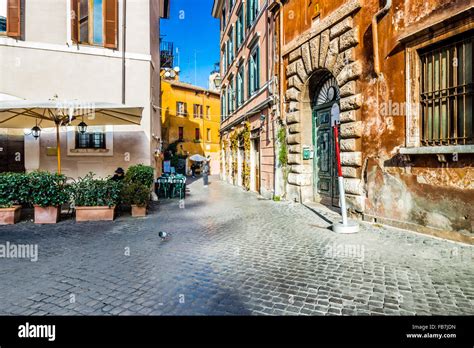 Walking The Ancient Streets And Alleys Of Rome Italy Stock Photo Alamy