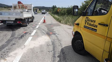 Evacuen Al Trueta Amb Helic Pter Un Motorista Ferit En Un Accident A