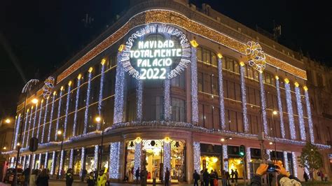 Espectáculo de luces navideño en El Palacio de Hierro Centro Histórico