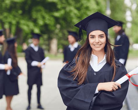 Do Colleges Have Valedictorians? - All College Talk