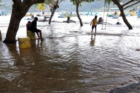 Gelombang Laut Selatan Malang Setinggi 3 Meter Nelayan Ogah Melaut