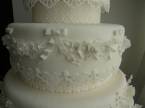 Wedding Cakes Pictures: Kate Middleton Styled Cake