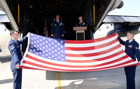 Two-time Distinguished Flying Cross recipients retires > Air Force ...