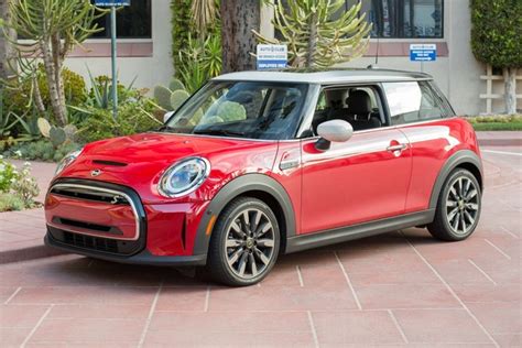 2023 AAA Car Guide Winner: 2023 Mini Cooper SE Hardtop 2 Door