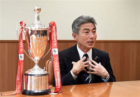 J1福岡・長谷部監督が大接戦だった優秀監督賞の得票を推理「たぶん僕の教え子が」10年後のアビスパも思い描く：「おっ！」でつながる地元密着の