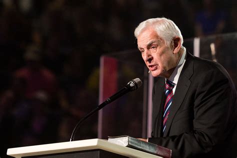 David Jeremiah Exhorts Students To ‘dive Into Life Liberty News