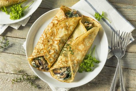 Ketogenic Chicken Spinach Ricotta Crepes (PLUS 100+ Easy Keto Recipes)