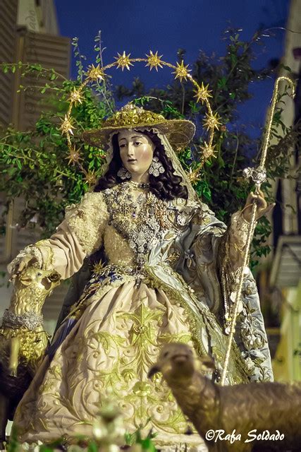 PASTORA DE SANTA MARINA PROCESIÒN DE LA PRIMITIVA HERMANDA Flickr