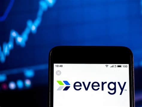 Evergy seeks varying base rate increase in Missouri to cover grid, customer service improvements ...