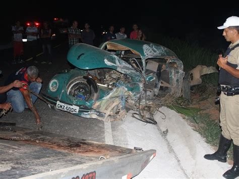 G1 Homem morre depois de bater Fusca em microônibus em Lambari MG