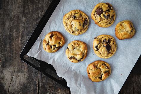 Is A Cookie Sheet Non-Stick? - Kitchen Seer