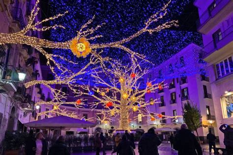 Mercatini Di Natale Benessere Con Luci D Artista A Salerno Giorni In