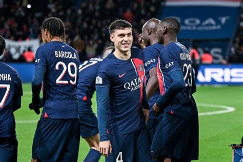 PSG brutalne wobec wielkiego talentu Man United zaciera ręce Goal pl