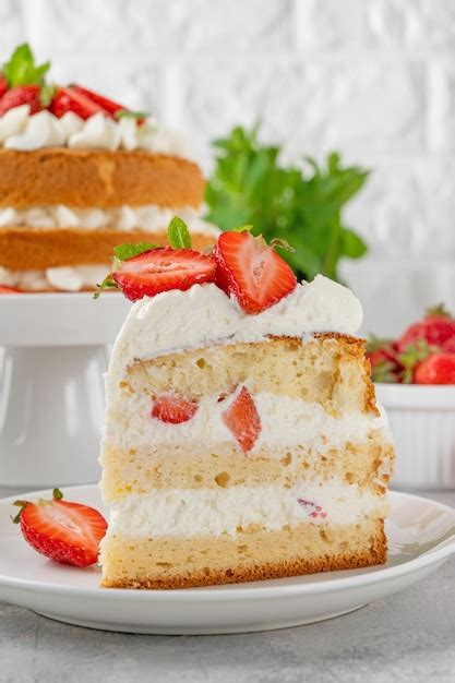 Erdbeerkuchen Vanille Biskuitkuchen Mit Frischk Se Und Frischen