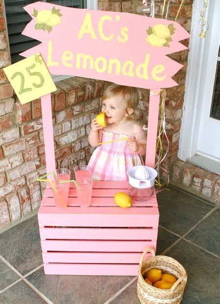 Love This Lemonade Stand Add To Robbs To Do List Pink Lemonade