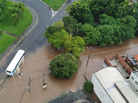 Chuva Provoca Alagamento Nas Avenidas De Mar O E Independ Ncia Em