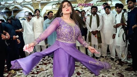 Changay Yara Da Shoq Chahat Baloch Dance Performance Youtube