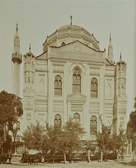 Aksaray Pertevniyal Valide Sultan Camii Foto Atlas