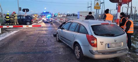 O Krok Od Tragedii Kraksa Na Przeje Dzie Kolejowym Foto Ko Obrzeginfo