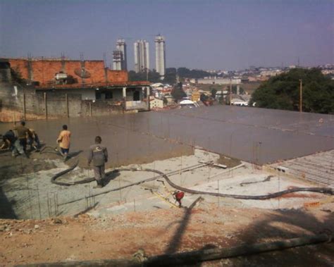 Aplicação De Concreto Blocos E Cimento