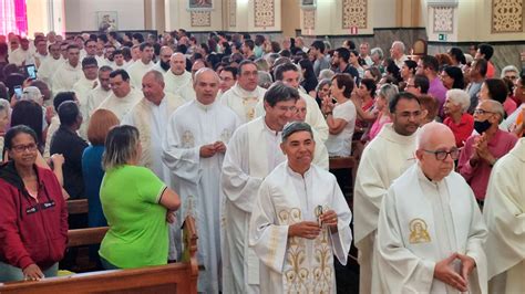 Quinta Feira Santa Missa Na Catedral Re Ne O Clero De Jf No In Cio Do