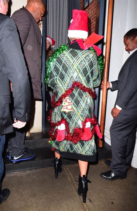 Beyoncé steps out in a Christmas outfit in NYC|Lainey Gossip ...