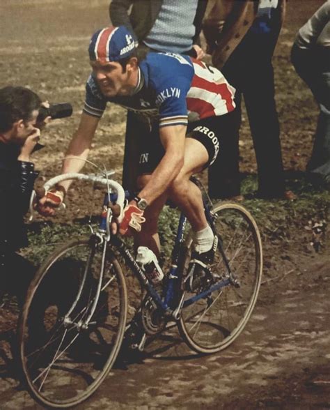 Parijs Roubaix Roger De Vlaeminck Gaat Naar De Overwinning