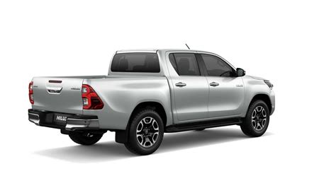 Yammine Conoce La Nueva Toyota Hilux Que Estrena Un Mejorado