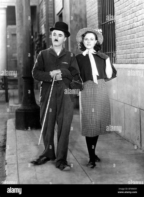 Modern Times Year 1936 Usa Charlie Chaplin Paulette Goddard Director