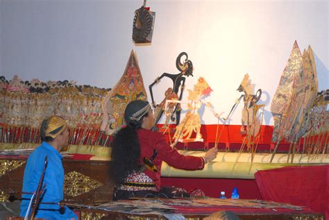 Wayang Kulit Dalang