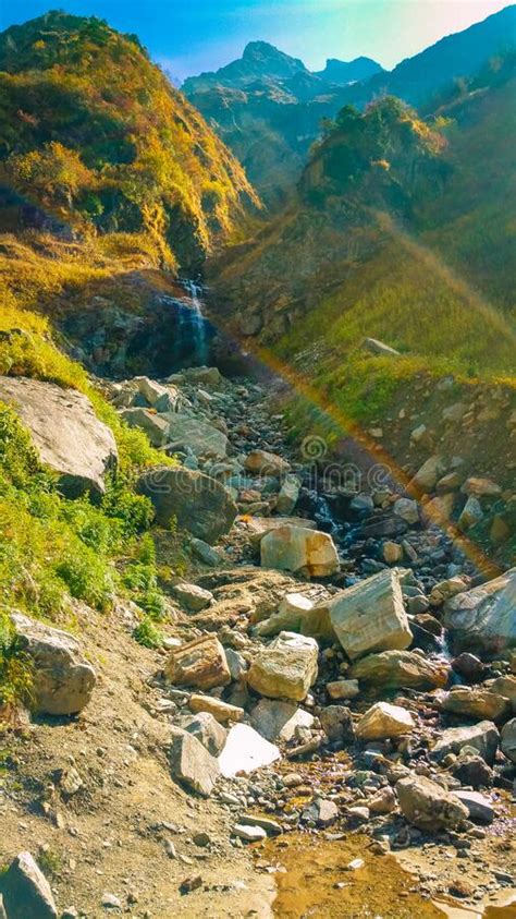 Ruta De Senderismo Por El Templo Kedarnath En Indian Himalayas