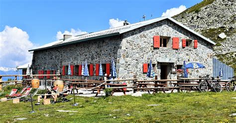 St Luc Tignousa Cabane Bella Tola N21 BERGFEX Wanderung Tour