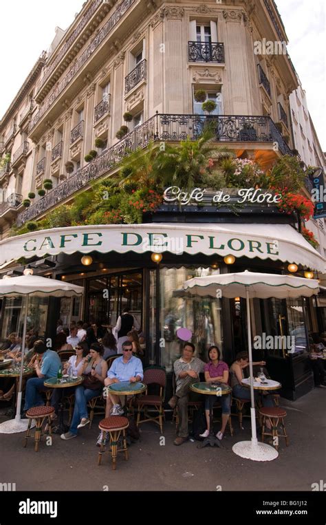 Cafe De Flore Exterior Paris Stockfotos Und Bilder Kaufen Alamy