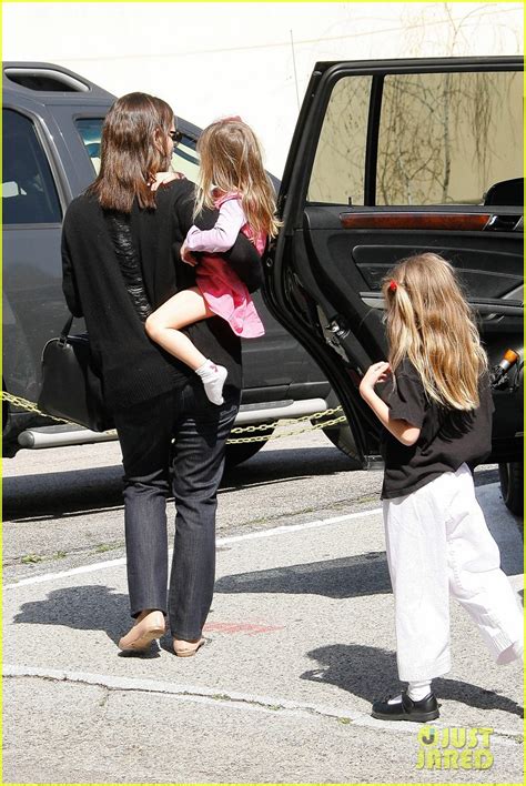 Jennifer Garner S Mom You Re Always Breastfeeding Never Acting