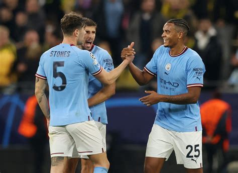 Man City: Stones and Dias back in training