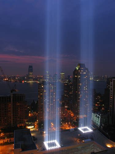 New York Le Torri Gemelle Di Luce Per Ricordare L 11 Settembre FOTO