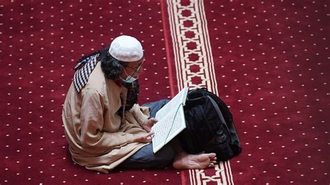 Hari Terakhir Ramadan Suasana Iktikaf Di Masjid Istiqlal Jakarta