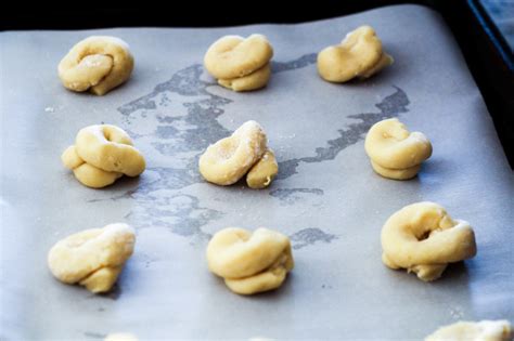 Italian Lemon Knot Cookies Taralli Al Limone Savoring Italy