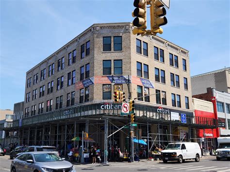 Target Flatbush Avenue Brooklyn NY is seeing record-breaking crowds 18
