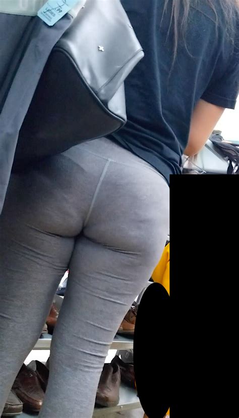 Milf VPL In Grey Leggings Spandex Leggings Yoga Pants Forum