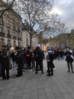 Rennes Un Commissariat Incendi La Porte Du Couvent Br L E Et Des