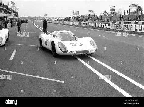 Le Mans Grandstand Hi Res Stock Photography And Images Alamy