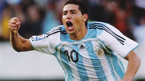 Roman Riquelme Argentina - Juan Roman Riquelme A True Icon Retires From ...