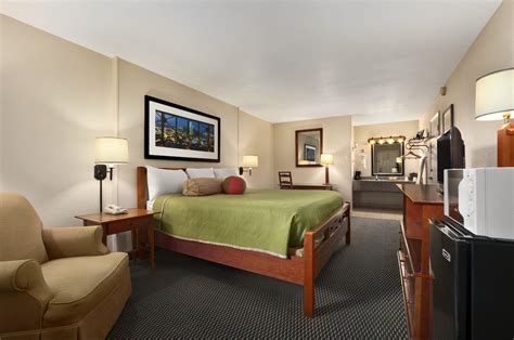 Travelodge by Wyndham New Orleans West Harvey Hotel | Harvey, LA Hotels