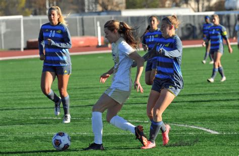 Womens Soccer Assembles Comeback To Secure An Undefeated Season The Scribe