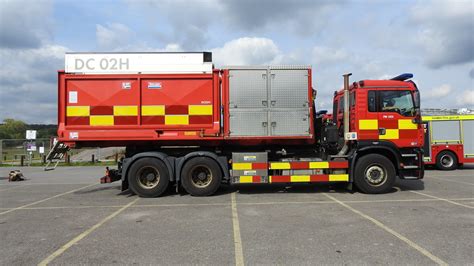 LFB Fire On Fowler Road In Ilford High Volume Pump On Pr Flickr