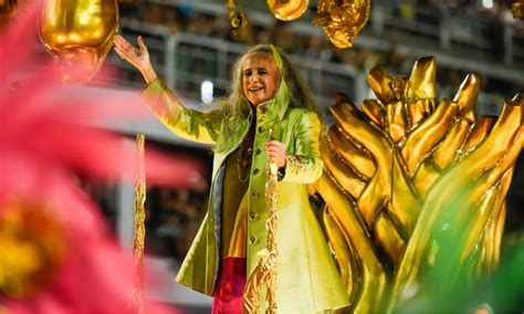 Carnaval Veja Fotos Dos Famosos Na Noite De Desfiles No Rio De