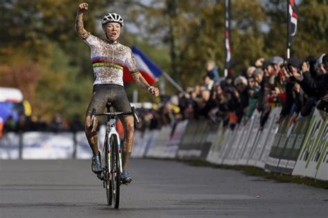 Championnat D Europe 2023 Fem Van Empel Domine En Cyclo Cross TotalVelo