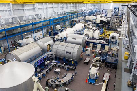 Overview of the Space Vehicle Mockup Facility in Building 9 in ...